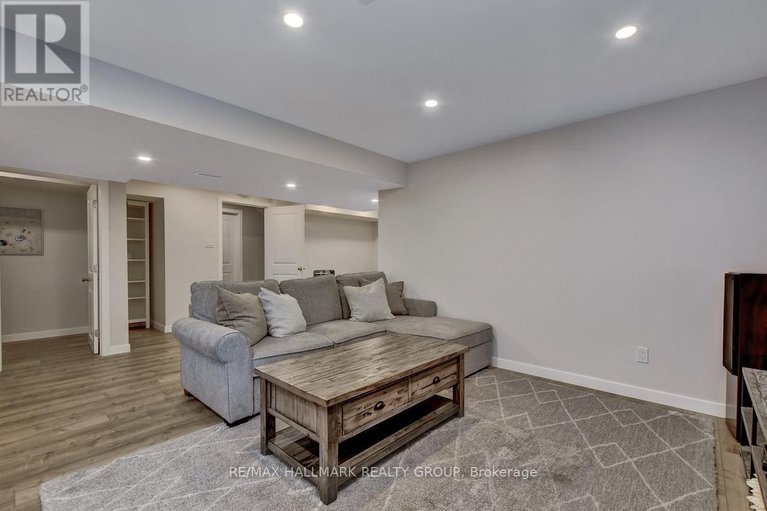 28760671/716-kirkham-crescent/btwn-franktown-rd-fallowfield-rd/ottawa/ontario/K0A2Z0_35