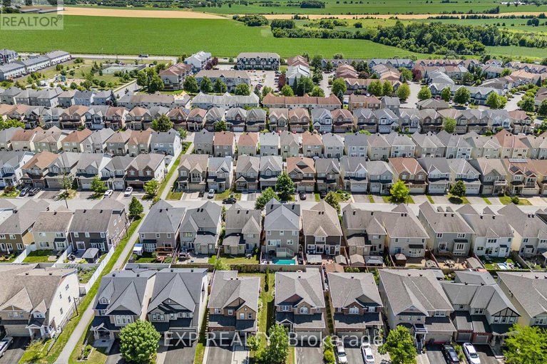 29070319/233-rivertree-street/emerald-meadowstrailwest/ottawa/ontario/K2M0J4_31