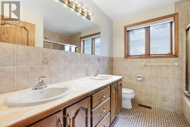 28932150/2291-courtice-avenue-e/alta-vista/ottawa/ontario/K1H7G7_26