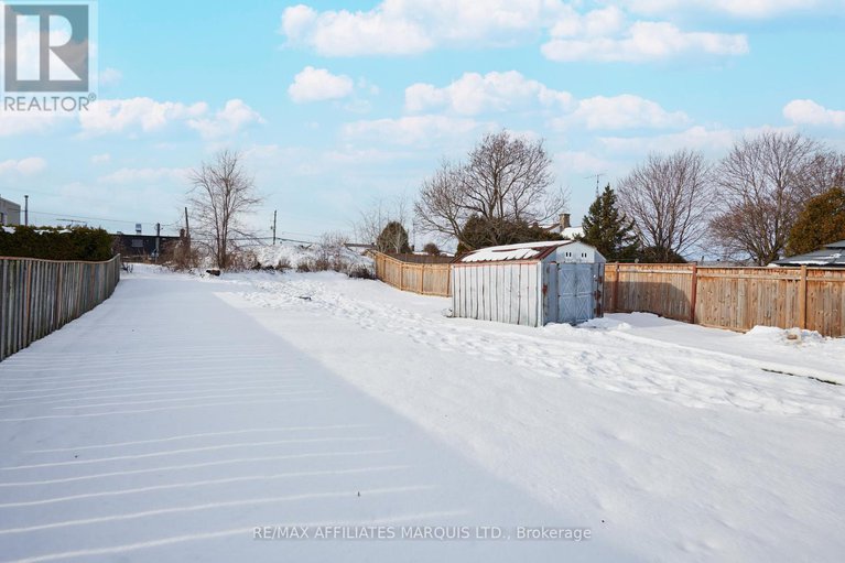 29197091/418-dominion-street/alexandria/north-glengarry/ontario/K0C1A0_24