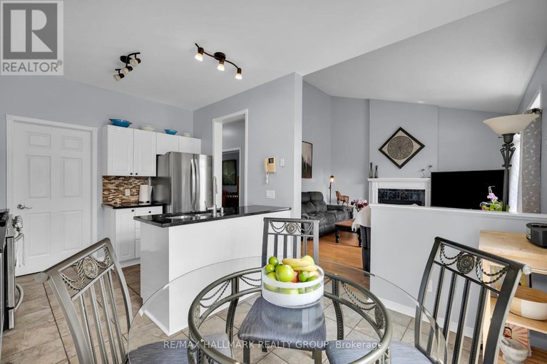 28476381/4136-wolfe-point-way/riverside-southgloucester-glen/ottawa/ontario/K1V1P4_18