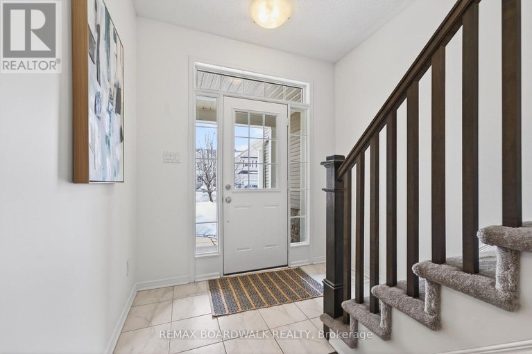 29438320/716-oakglade-avenue/emerald-meadowstrailwest/ottawa/ontario/K2M0B3_2