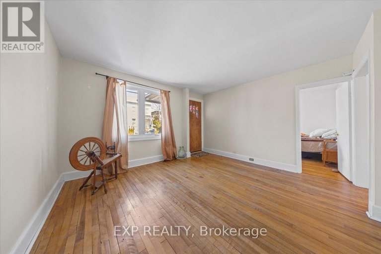 28154545/146-laval-street/vanier/ottawa/ontario/K1L7Z4_4
