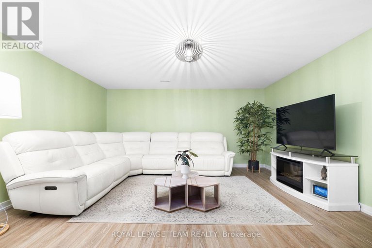 29367997/432-gidran-circle/emerald-meadowstrailwest/ottawa/ontario/K2V0P5_29