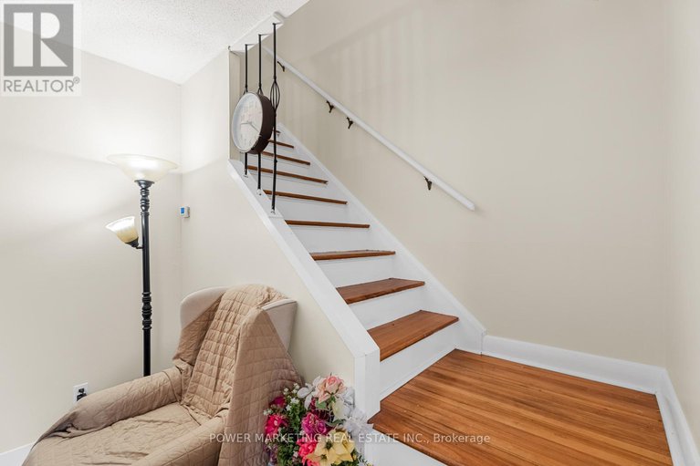 28754670/1047-hollington-street/carlington/ottawa/ontario/K1Z6L2_15