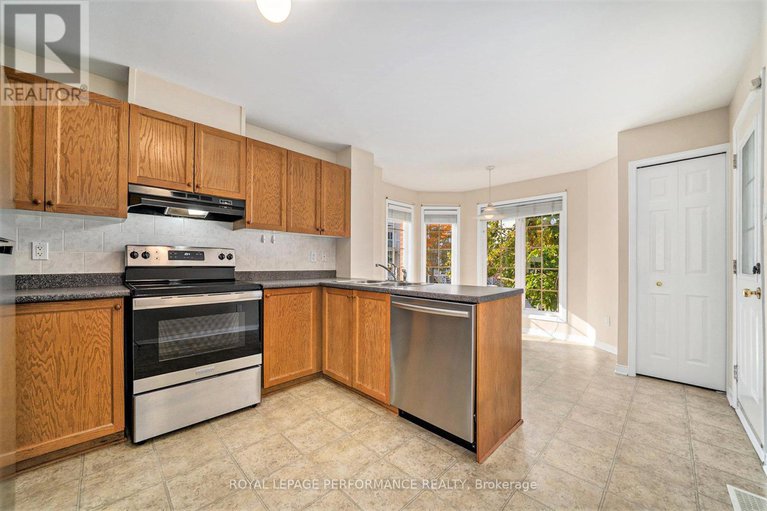 28996456/52-130-berrigan-drive/longfields/ottawa/ontario/K2J0J3_3