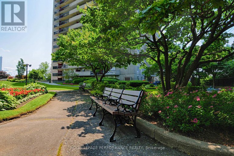 28548076/202-158-b-mcarthur-avenue/vanier/ottawa/ontario/K1L8C9_44