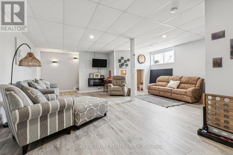 28595134/585-blue-corner-road/champlain-twp/champlain/ontario/K0B1K0_23