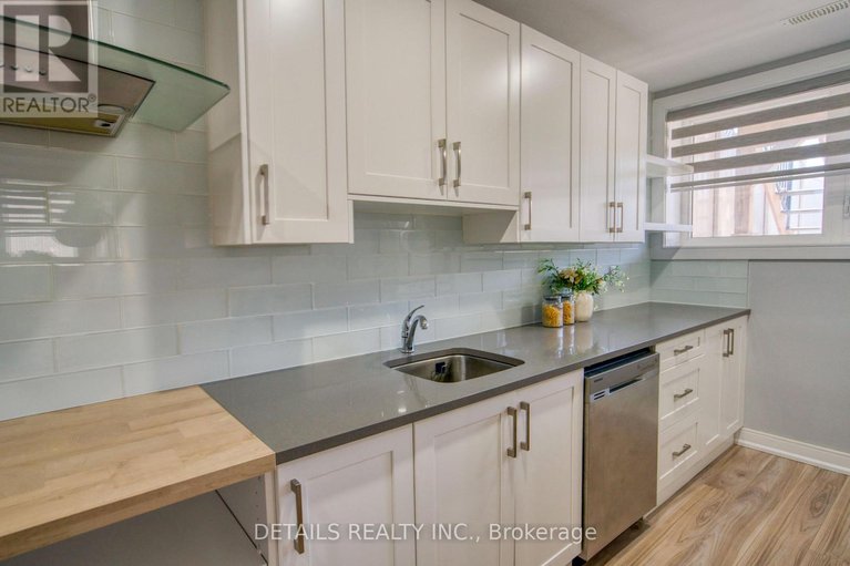 29664784/992-baseline-road-e/city-viewskylinefisher-heightsparkwood-hills/ottawa/ontario/K2C0A5_41