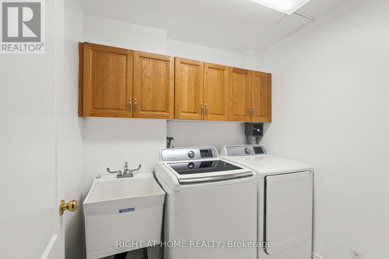 29024112/703-136-darlington-private-se/hunt-clubwestern-community/ottawa/ontario/K1V0X6_29