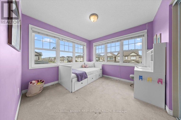29689822/213-rue-des-soldats-riendeau-street/half-moon-bay/ottawa/ontario/K2J5Z4_32