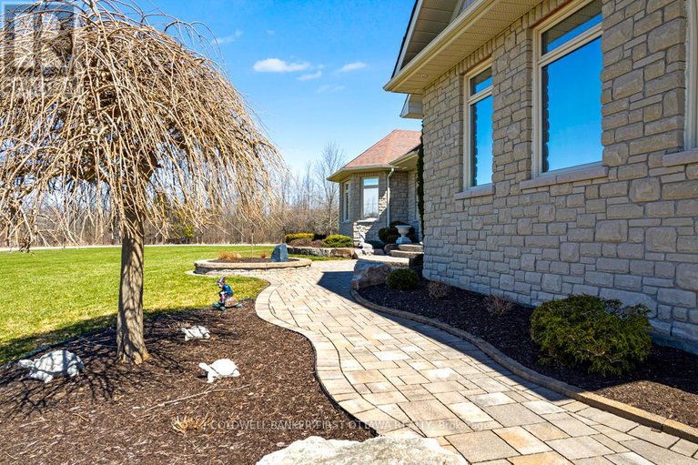 28050284/556-west-point-drive/drummondnorth-elmsley-north-elmsley-twp/drummondnorth-elmsley/ontario/K7H3C7_4