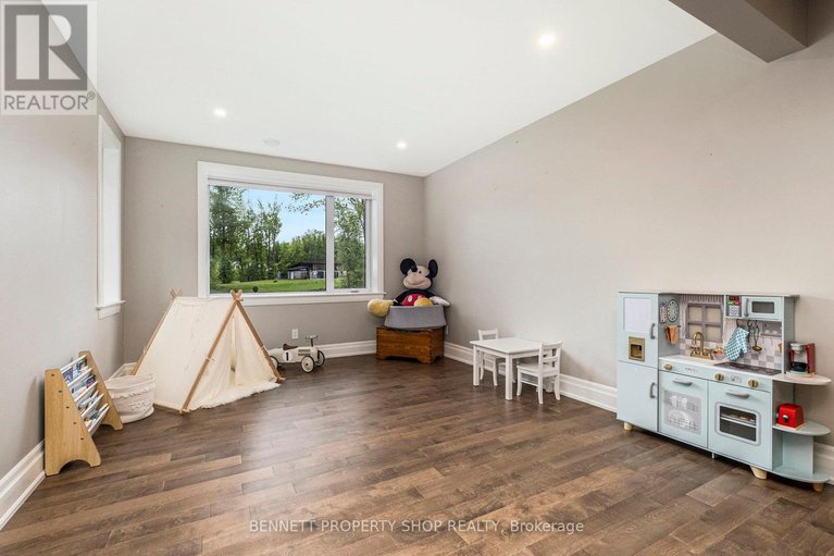 28406441/396-shoreway-drive/greely/ottawa/ontario/K4P0G2_25
