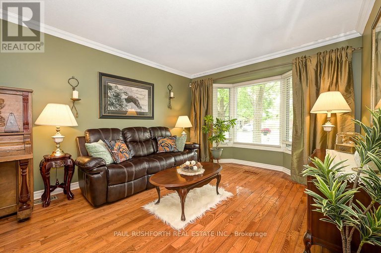 28613589/6156-vineyard-drive/convent-glen/ottawa/ontario/K1C2N6_13