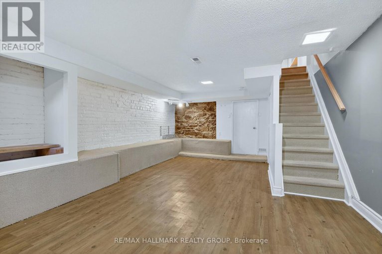 29168534/4-lower-charlotte-street-w/lower-town/ottawa/ontario/K1N8K1_31