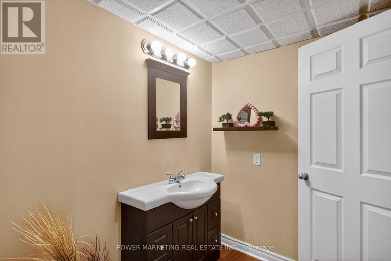 29154682/6410-sablewood-place/chapel-hill/ottawa/ontario/K1C7L7_25