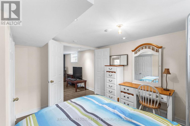 29052297/1902-rosebella-avenue/blossom-parkleitrim/ottawa/ontario/K1T1G7_23