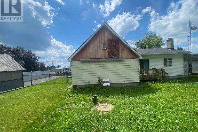 28127575/2415-du-lac-road/clarencerockland-twp/clarence-rockland/ontario/K0A3N0_27