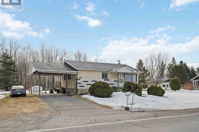 29180472/1984-forced-road/vars-area/ottawa/ontario/K0A3H0_2