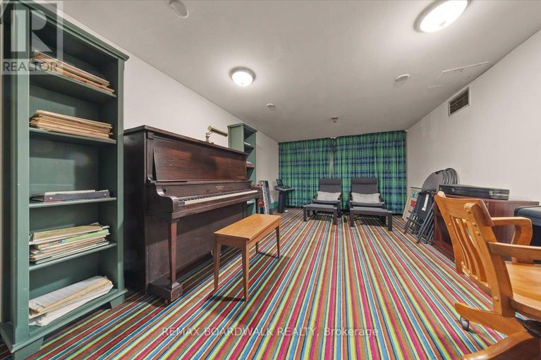 29678878/702-20-the-driveway-drive/ottawa-centregolden-triangle/ottawa/ontario/K2P1C8_37
