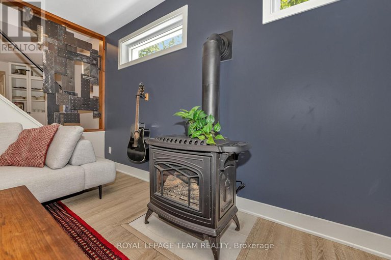 28410245/2748-rowatt-street/britannia/ottawa/ontario/K2B6N9_11