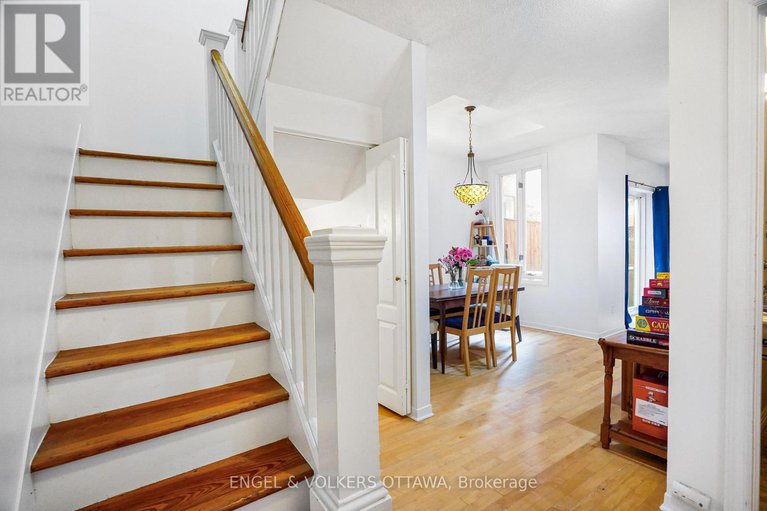 29159211/293-somerset-street-e/sandy-hill/ottawa/ontario/K1N6V9_6