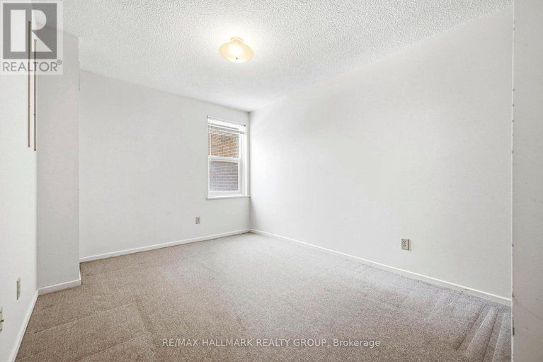 29435798/315-1100-ambleside-drive/woodroffe/ottawa/ontario/K2B8G6_21