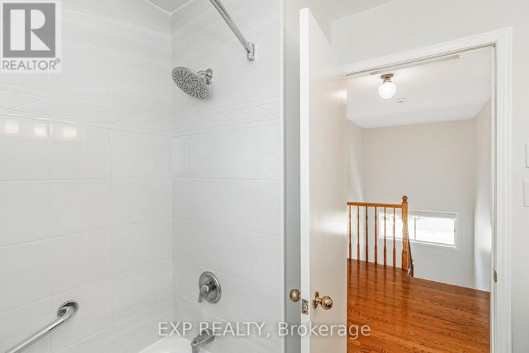 28799326/6084a-vineyard-drive/convent-glen/ottawa/ontario/K1C2M5_22