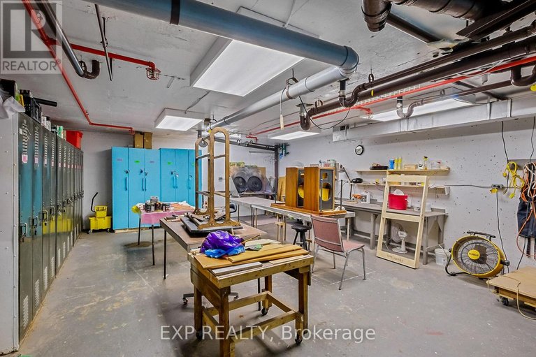 29618054/2009-1171-ambleside-drive/woodroffe/ottawa/ontario/K2B8E1_37