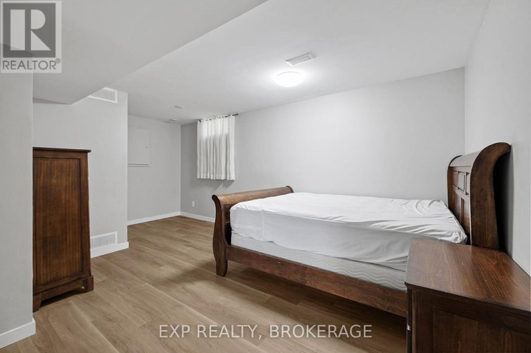 28891209/21-durbin-court/katimavik/ottawa/ontario/K2L3T7_8