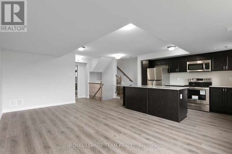 28814847/75-563-ozawa-private/cfb-rockcliffe-and-area/ottawa/ontario/K1K4Z9_16