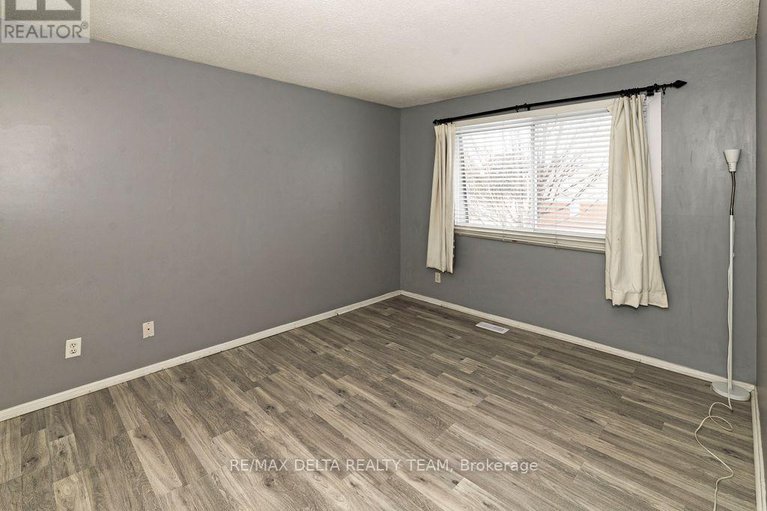 29179662/3024-fairlea-crescent/heron-gateindustrial-park/ottawa/ontario/K1V8T7_17