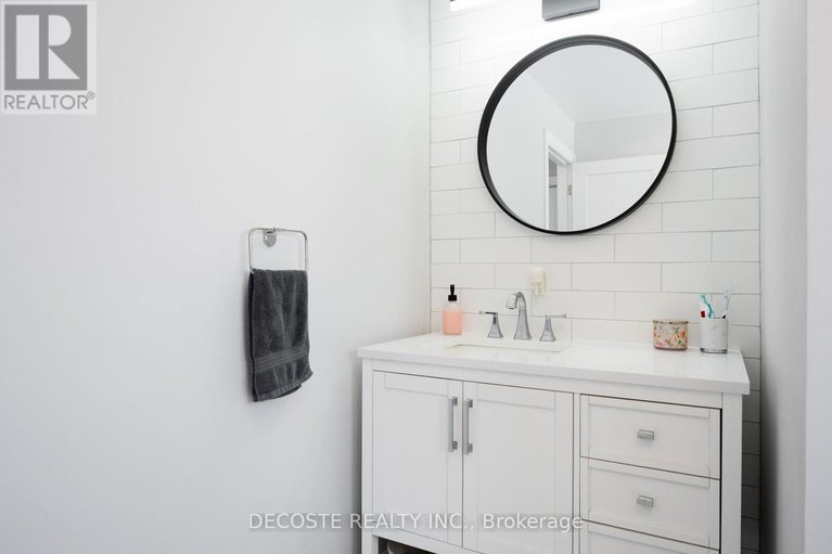 29524122/15-marlborough-street/maxville/north-glengarry/ontario/K0C1T0_11