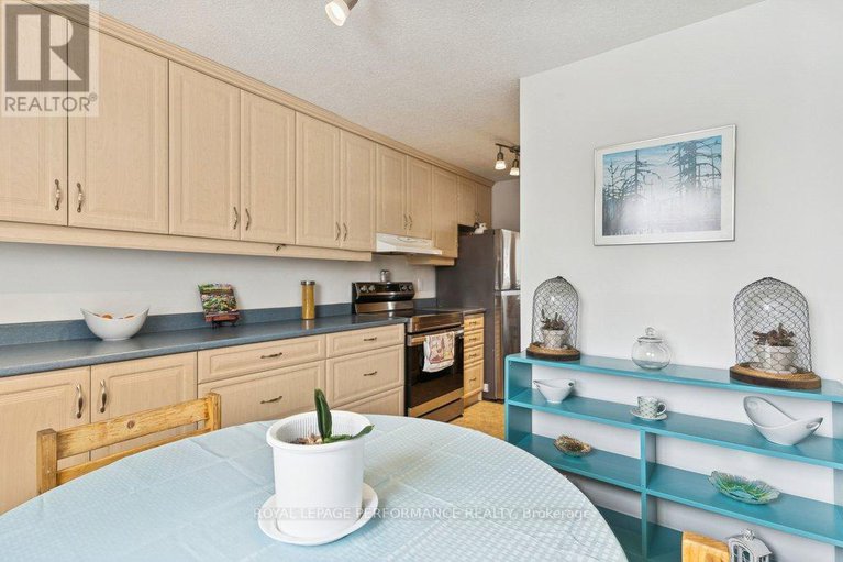 29402073/48-423c-woodfield-drive/tanglewood/ottawa/ontario/K2G4B7_8