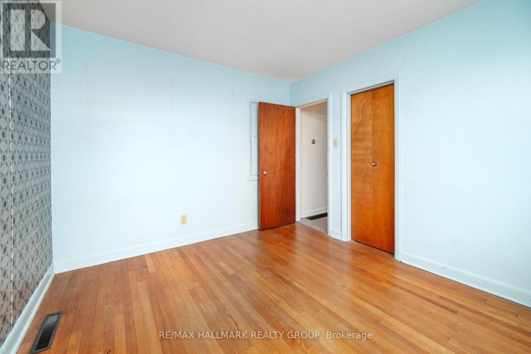 28191074/495-wentworth-avenue-s/woodroffe/ottawa/ontario/K2B5J9_22