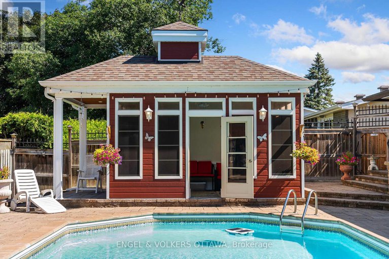 28957862/16-benson-street/borden-farmstewart-farmcarleton-heightsparkwood-hills/ottawa/ontario/K2E5J5_40