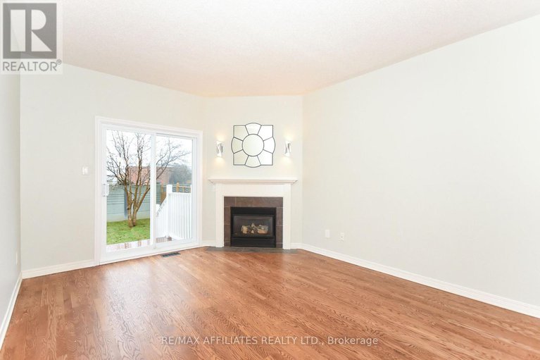 28479227/1980-scully-way-s/fallingbrookgardenway-south/ottawa/ontario/K4A4H2_14