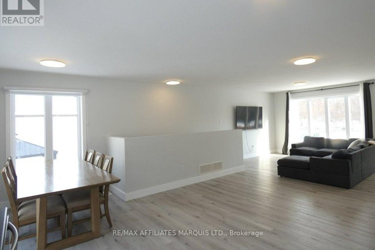 29444541/6769-st-polycarp-street/moose-creek/north-stormont/ontario/K0C1W0_7