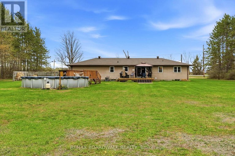 29674449/1671-oneill-road/north-grenville-twp-kemptville-south/north-grenville/ontario/K0G1S0_36