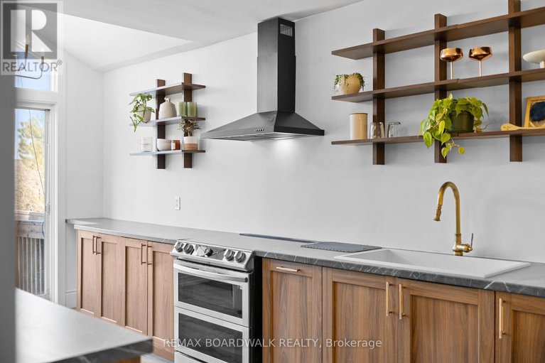 29576732/567-latour-crescent/fallingbrookgardenway-south/ottawa/ontario/K4A1P3_8