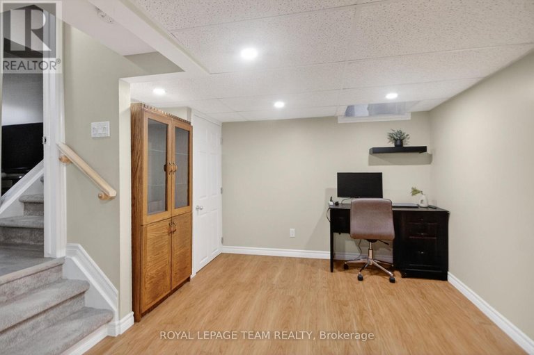 29608683/8-gowrie-drive/glencairnhazeldean/ottawa/ontario/K2L2S4_37