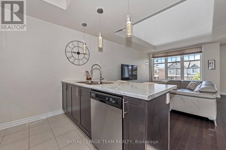 28666129/887-kilbirnie-drive/half-moon-bay/ottawa/ontario/K2J6G6_8