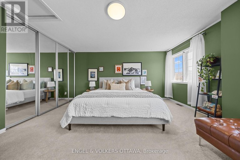 29670402/9-festive-private/central-park/ottawa/ontario/K2C4A1_19