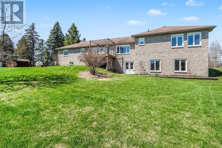 29659900/2370-county-18-road/kemptville/north-grenville/ontario/K0G1J0_29