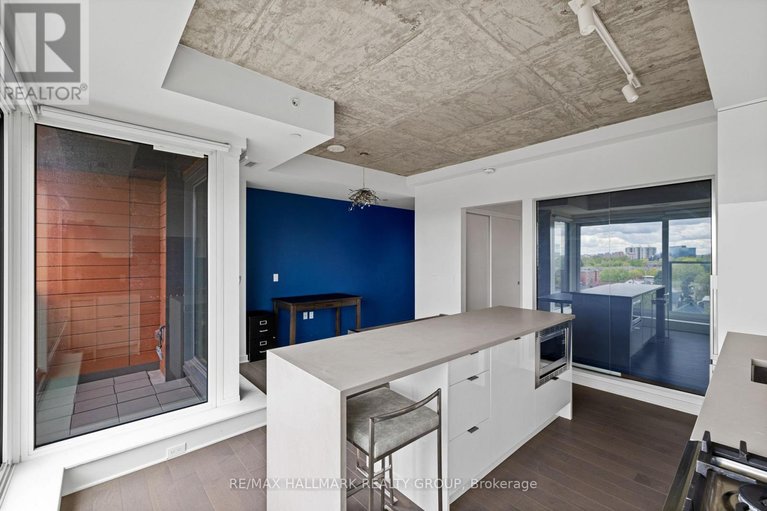 29641679/607-135-barrette-street/vanier/ottawa/ontario/K1L7Z9_16