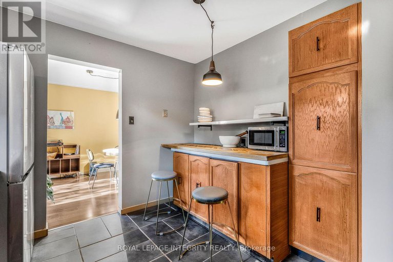28956681/1454-deavy-way/bilberry-creekqueenswood-heights/ottawa/ontario/K1E2W8_16