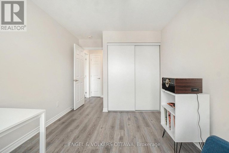 28652639/827-kiniw-private/cfb-rockcliffe-and-area/ottawa/ontario/K1K5A3_19