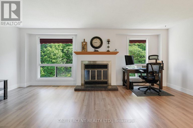 28549707/6585-6585-bilberry-drive/convent-glen-north/ottawa/ontario/K1C4N4_20