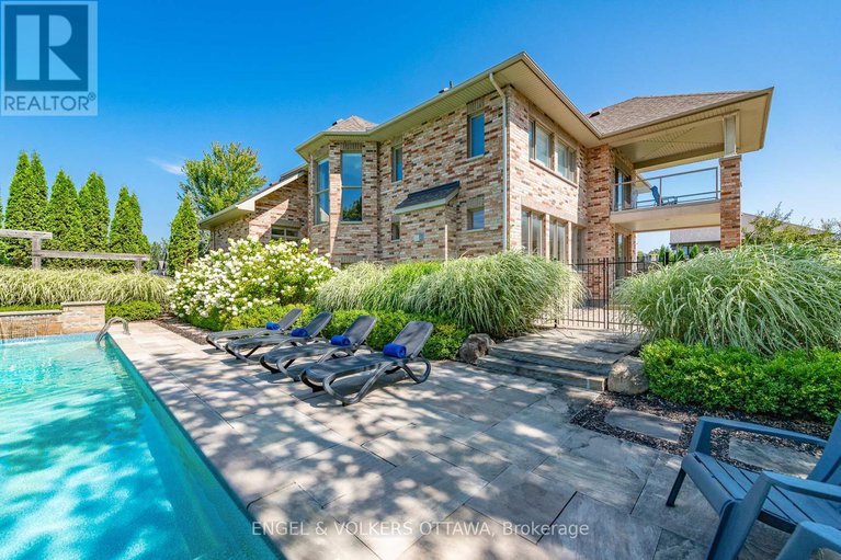 28474940/110-gray-willow-place/manotick-village-manotick-estates/ottawa/ontario/K4M0B3_42