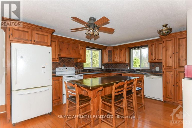 27595829/1860-greys-creek-road/greely/greely/ontario/K4P1H7_6